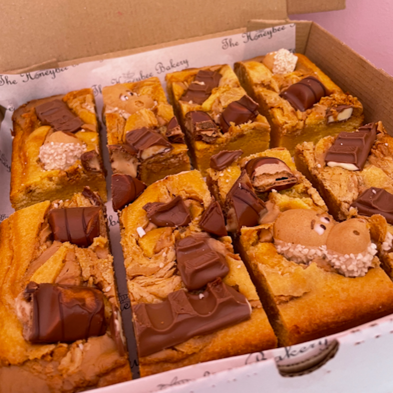Honeybee Kinder Lover Blondie Box of 8