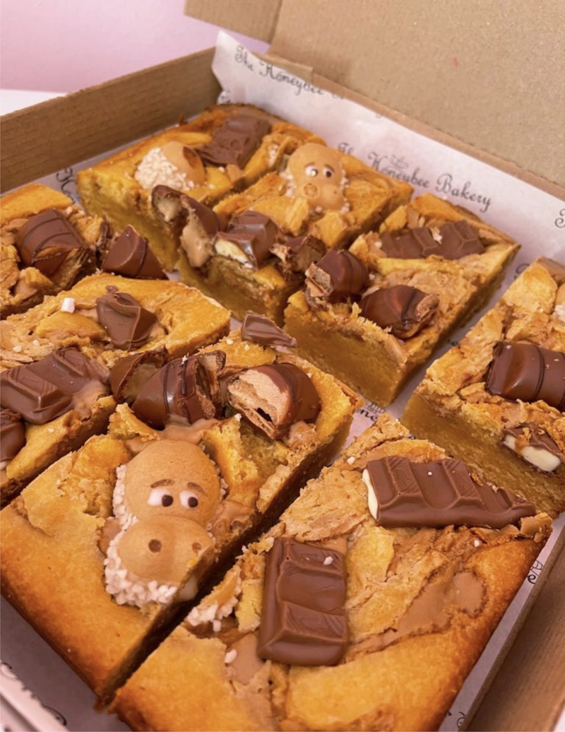 Honeybee Kinder Lover Blondie Box of 8